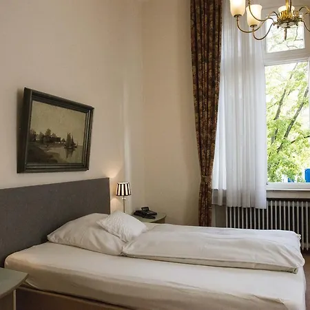 Hotel Rheinland - Bad Godesberg 3*