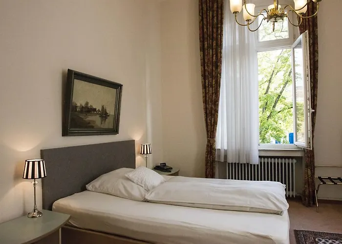 ホテル Rheinland - Bad Godesberg 3*