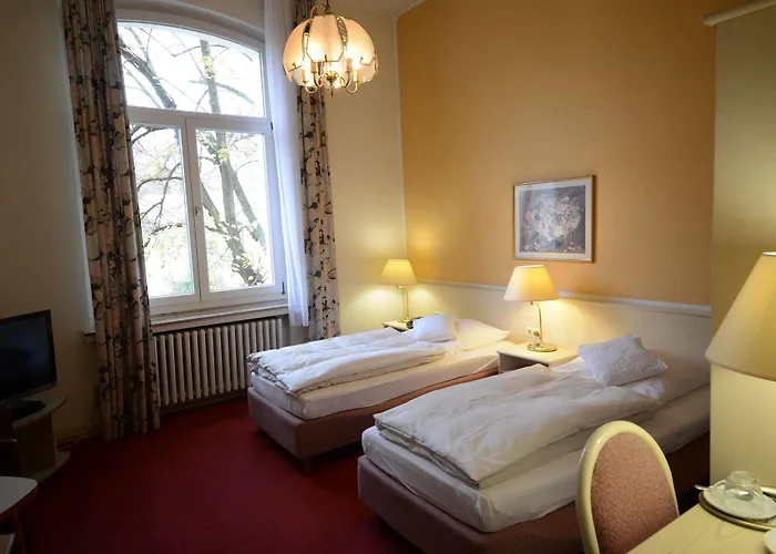 ホテル Rheinland - Bad Godesberg 3*